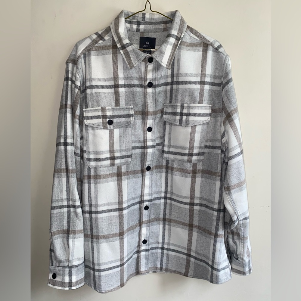 H&M men’s flannel plaid shirt regular fit. Like new